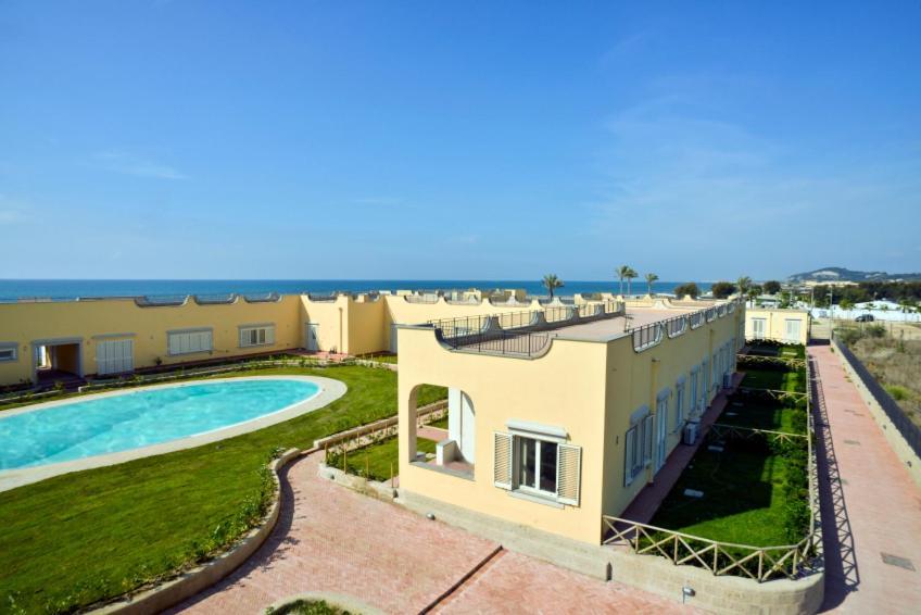 Pia Beach House Bacoli Bagian luar foto