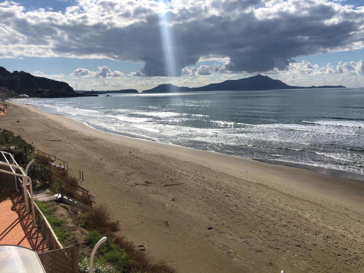 Pia Beach House Bacoli Bagian luar foto