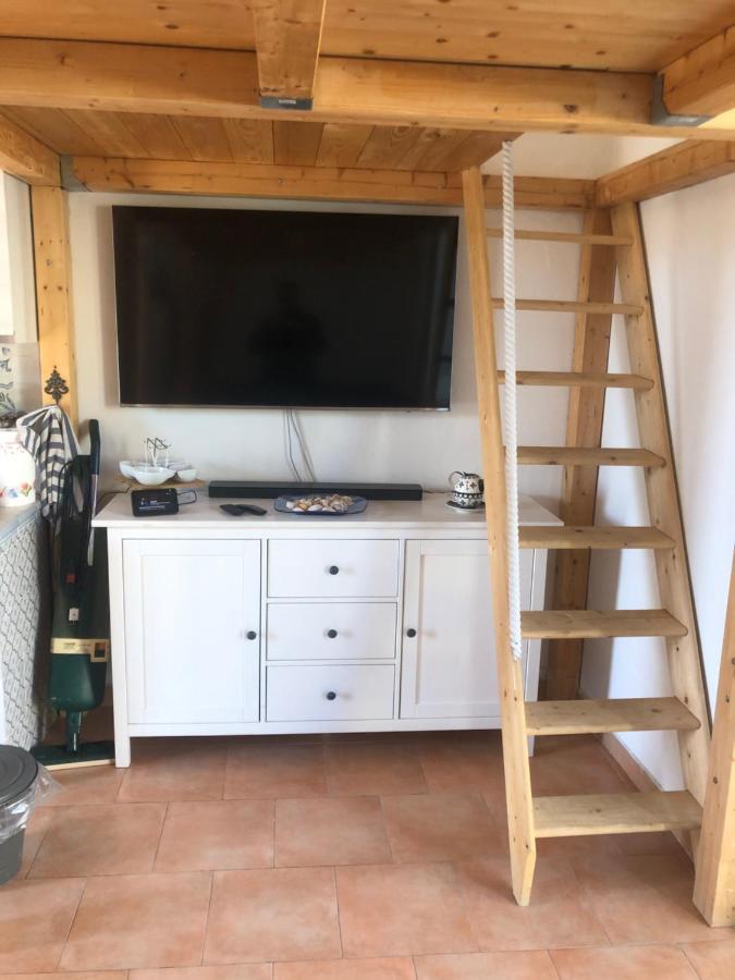 Pia Beach House Bacoli Bagian luar foto